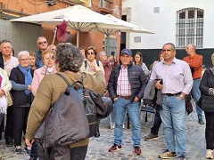 Los mayores disfrutan de un viaje cultural y ldico